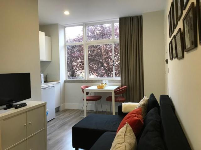 Romantic 1 Bedroom Apartment At Roma Avenue - 1C Lisbona Esterno foto